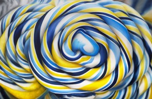 http://www.leeheum.com/files/gimgs/th-59_Blue sweets, 145_5 x 97cm, Oil on canvas, 2021.jpg